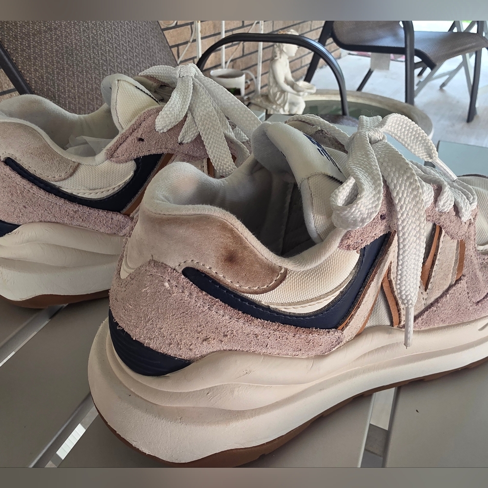 New Balance 57/40 Pink and White Sneakers for Everyday Comfort - Picture 12 of 15